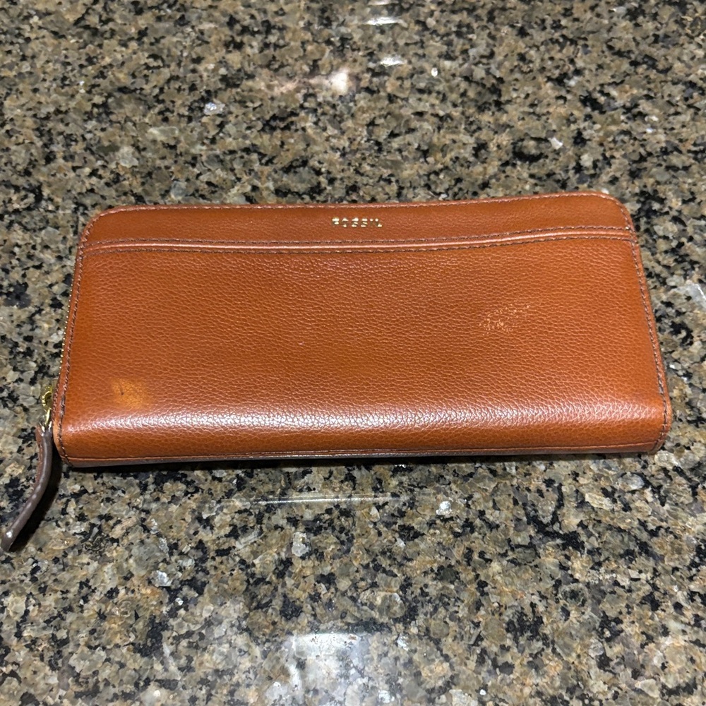Fossil Brown Leather Women's zip around Wallet